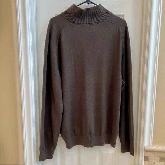 Men’s Banana Republic Half-Zip Sweater - Picture 2 of 5